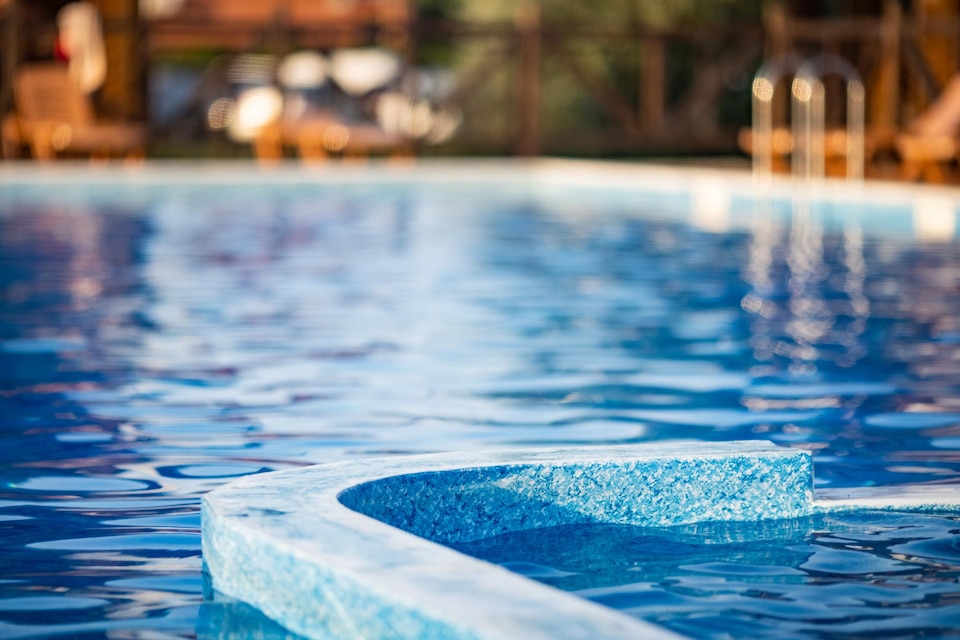 Cómo Mantener tu Piscina en Panamá: Guía Completa 2026